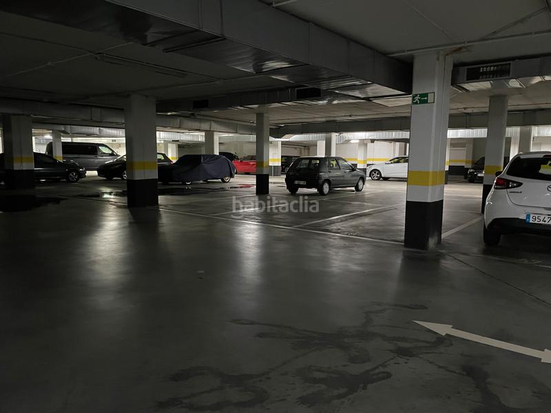 Foto ea48358e-4991-43f2-a041-1919d54ae456. Parking coche en plaza de tranvías 8 en Alto del Castaño Narón