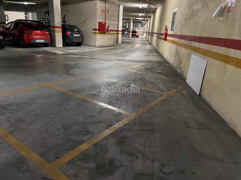 Foto f2fba23f-217f-4b5b-8536-403a4b3cf6db. Miete autoparkplatz in Alto del Castaño Narón