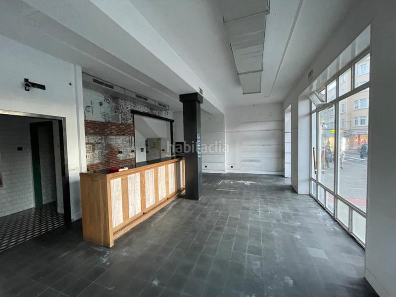 Foto 3195f89e-fe7b-4a9f-b6f2-3f1ff0e5a5f8. Lloguer local comercial a Porta Nova Ferrol