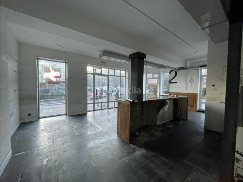 Foto ac789f15-c103-4868-a99b-b8e3262ef878. Lloguer local comercial a Porta Nova Ferrol