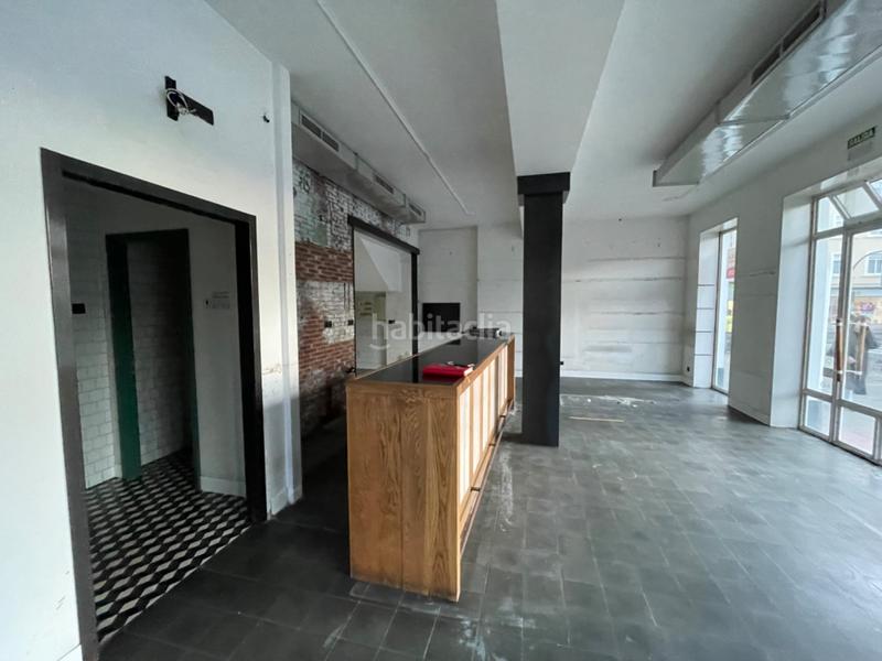 Foto b54ba5cd-6c72-4334-a10c-b3e82654dac4. Lloguer local comercial a Porta Nova Ferrol