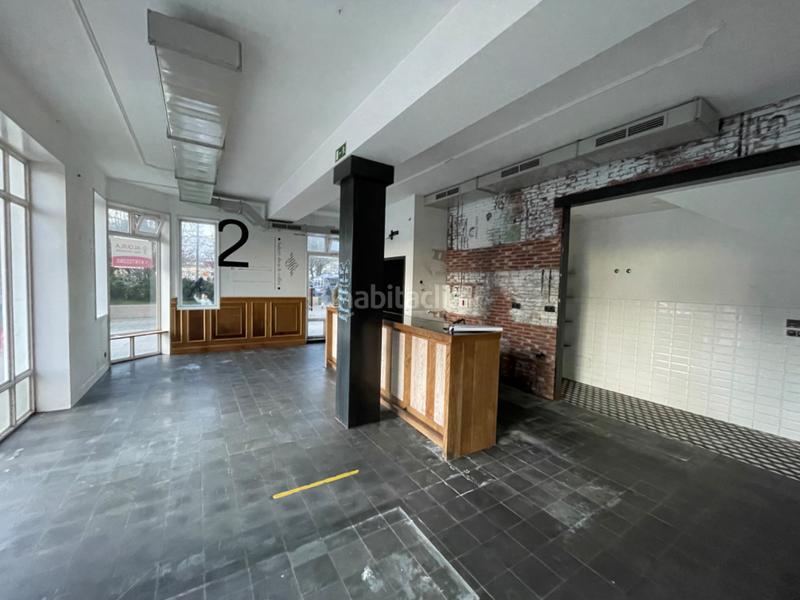 Foto b80b20ef-27e8-41ab-b564-b6cff9845cc4. Lloguer local comercial a Porta Nova Ferrol