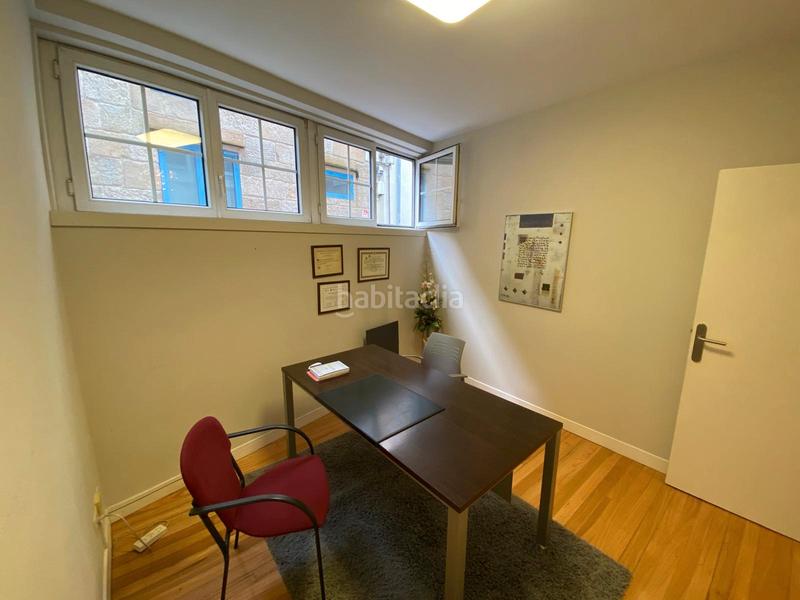 Foto e2ca193f-ff41-4539-bfee-09915efaebba. Bureau avec chauffage dans Casco Vello Vigo