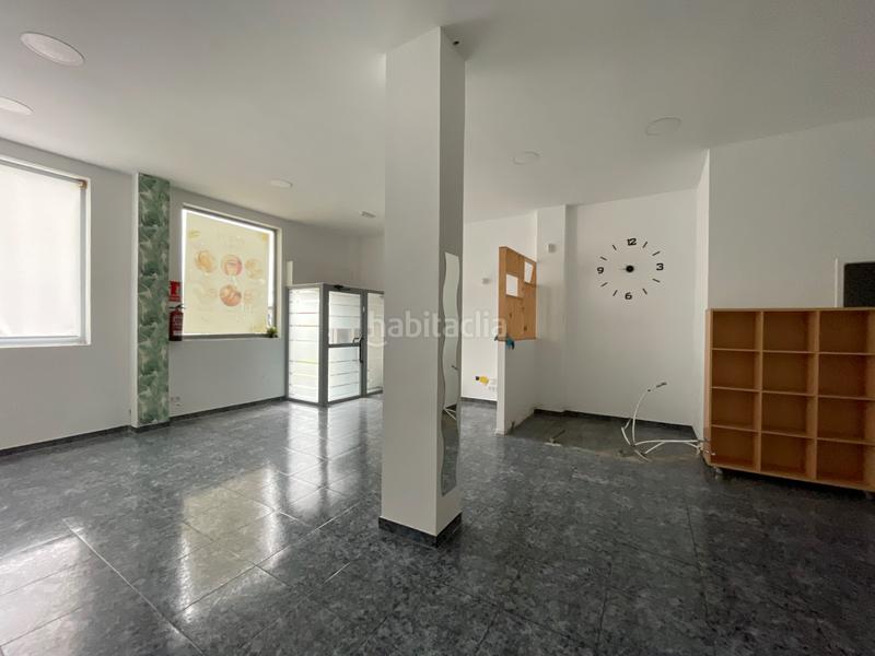 Foto cb8e06ef-5b27-42ed-9cfc-df6a99af5b54. Alquiler local comercial en Caranza Ferrol