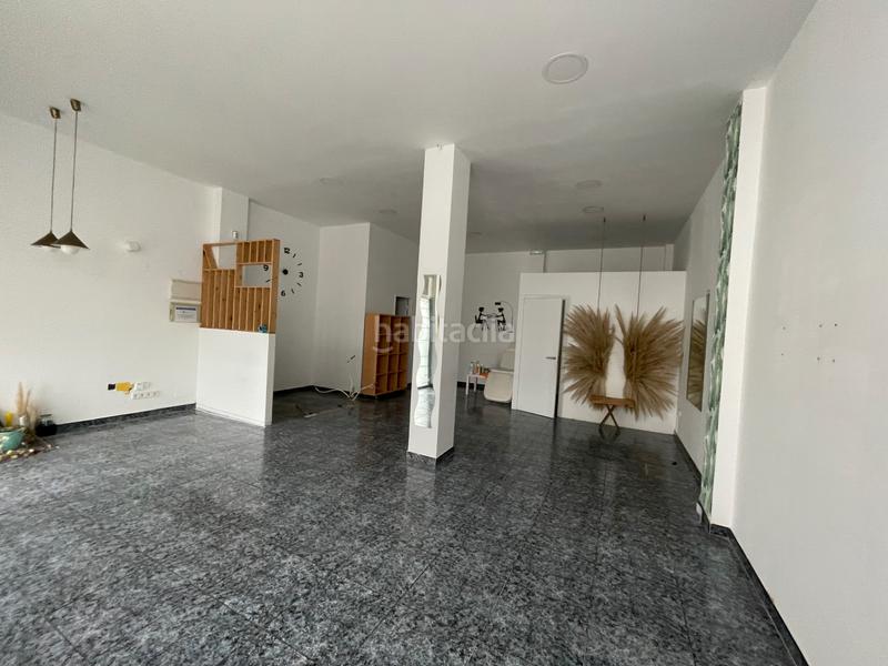 Foto 1cf49d0a-8b89-4e8c-af03-1548462ae26f. Lloguer local comercial a Caranza Ferrol