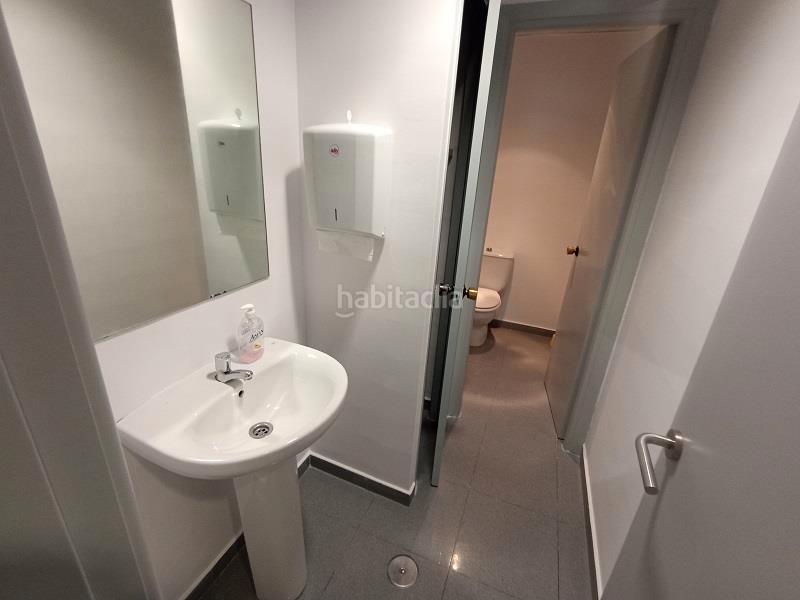 Foto 1c8ae789-d095-4202-9632-bb401356ff83. Alquiler local comercial en rúa real 174 en Centro Ferrol