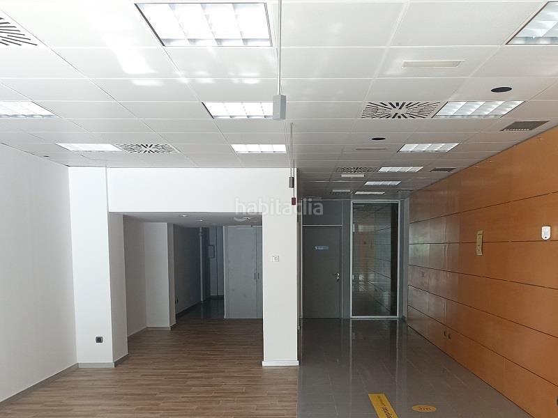 Foto 2060e6bb-34e4-4d7a-9c1a-386d98b36571. Alquiler local comercial en rúa real 174 en Centro Ferrol