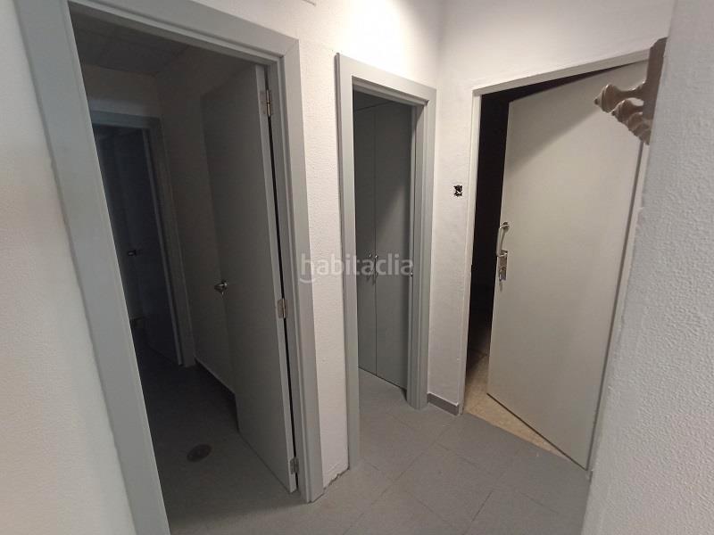 Foto 90020b06-8edb-413f-b57a-b675f28e7773. Alquiler local comercial en rúa real 174 en Centro Ferrol