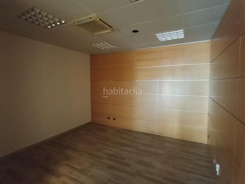 Foto 2fa0c6a4-6ea5-4545-a7f3-631ce00a3563. Location local commercial dans rúa real 174 dans Centro Ferrol