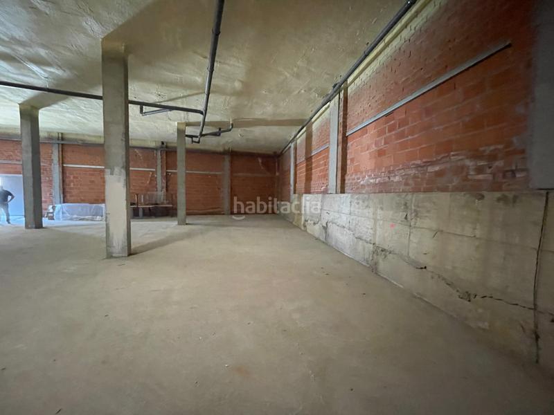 Foto f9a1a966-7e32-42e3-97b9-4bbe114614a8. Lloguer local comercial a Liáns Oleiros