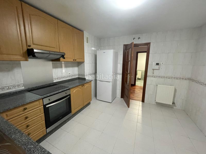 Foto e22af2a9-b2dc-43a5-bfdd-a0a05dd41531. Lloguer pis amb aparcament a Alto del Castaño Narón