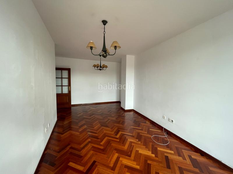 Foto f50d2f6f-8363-48e3-b357-24b3f313d538. Lloguer pis amb aparcament a Alto del Castaño Narón