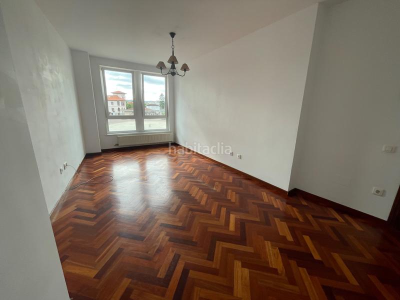 Foto cae8c3e6-42c4-4c4b-b1a1-5069b89bfb24. Alquiler piso en Alto del Castaño Narón