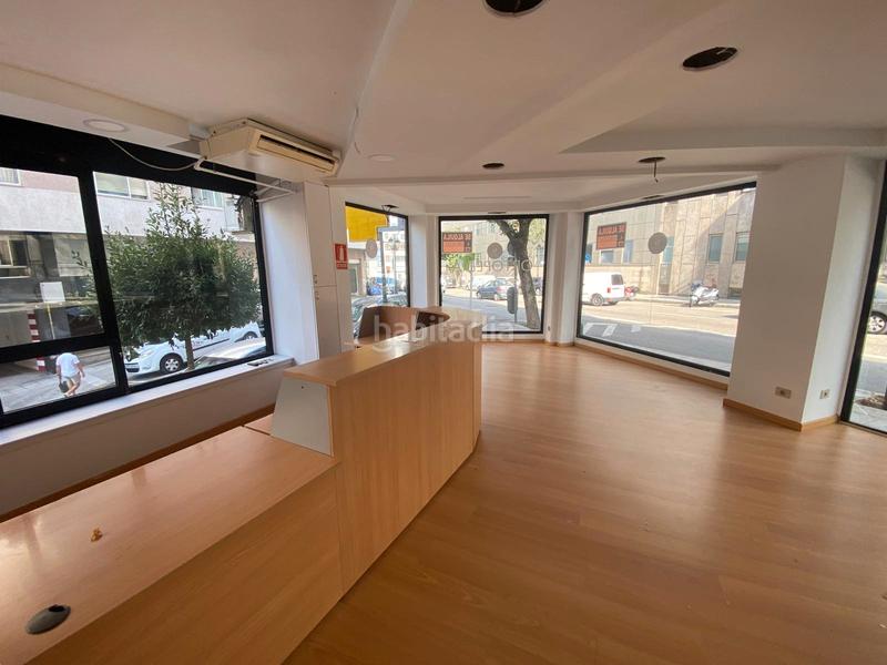 Foto 2c3369a0-8fda-44e8-8469-6147a8149ff0. Lloguer local comercial a Plaza España - Corte Inglés Vigo