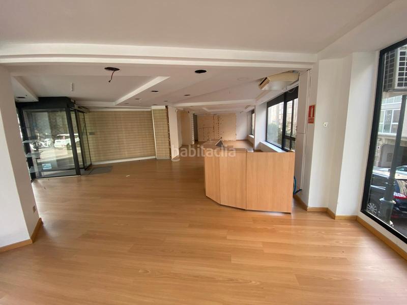 Foto 7d038b7e-b211-4f64-b1c9-59b0c5516585. Lloguer local comercial a Plaza España - Corte Inglés Vigo