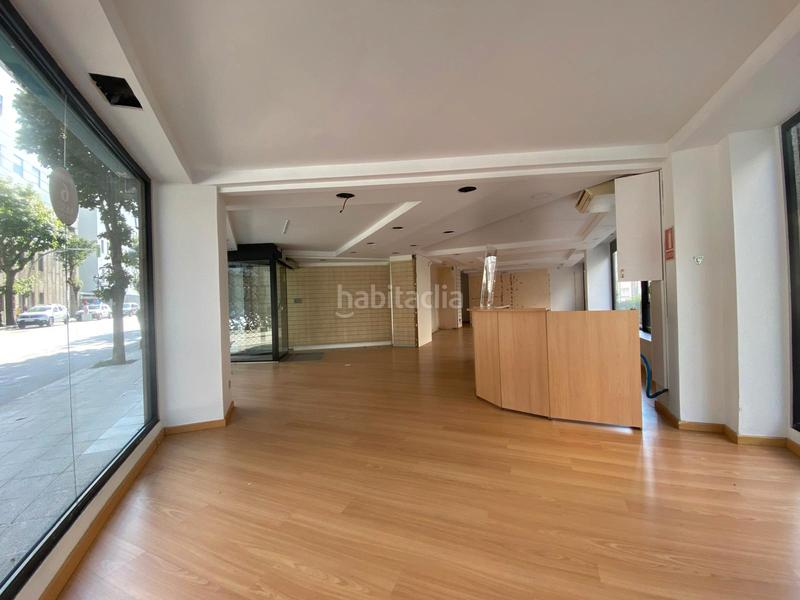 Foto 39096b28-3c22-4053-9bb7-e3413a523327. Location local commercial dans Plaza España - Corte Inglés Vigo