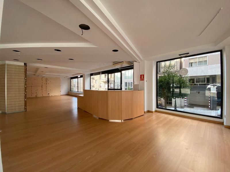 Foto 9c3fdca0-e272-40c3-b251-0c2fed370968. Miete geschäftsraum in Plaza España - Corte Inglés Vigo