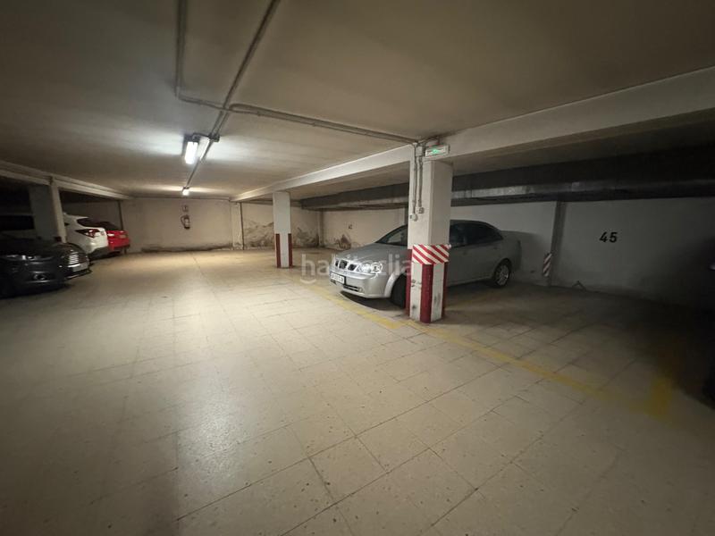 Foto c4a43f22-9abe-4d44-88a5-5af4d0998c57. Alquiler parking coche en Zona Ultramar Ferrol