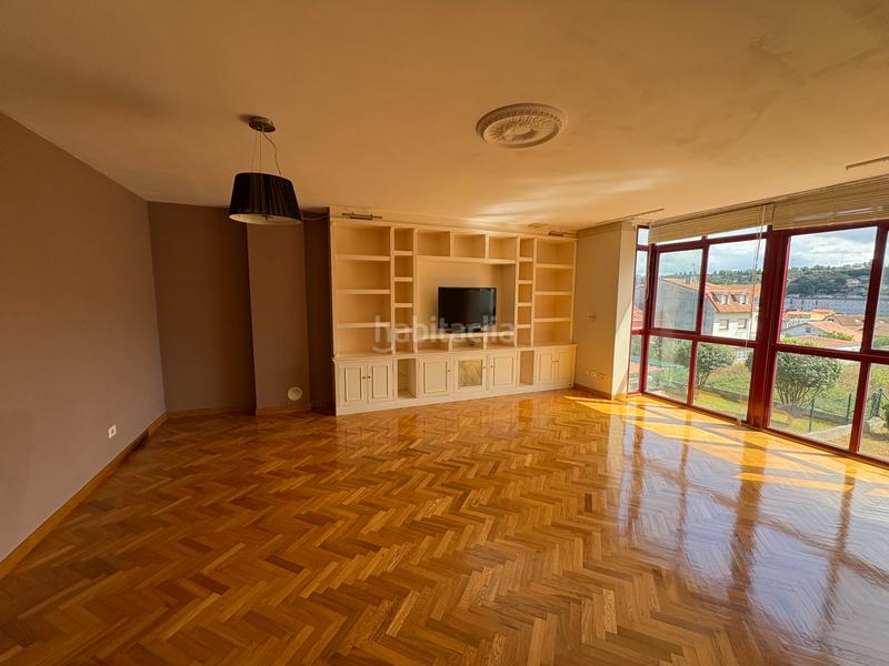 Foto 7e4a0517-ede8-4013-84f0-cd2ec2fc4222. Casa a schiera con riscaldamento parcheggio in Vilaboa Sur Culleredo