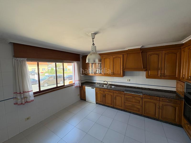 Foto 48d92b61-e89e-4851-8ecb-33a7acbc78e6. Casa adosada en Vilaboa Sur Culleredo