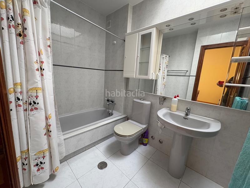 Foto 505d04d8-4f50-46f4-975e-a7ec5ec442f2. Casa adossada amb calefacció aparcament a Vilaboa Sur Culleredo