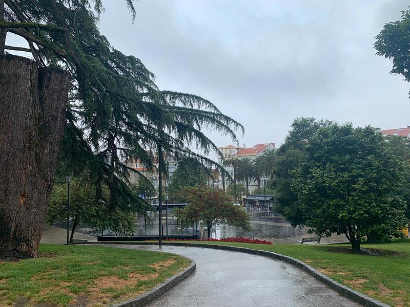 Foto e019bd8e-214a-4d9d-84d4-0b95c017dd64. Alquiler local comercial en rúa real 152 en Centro Ferrol