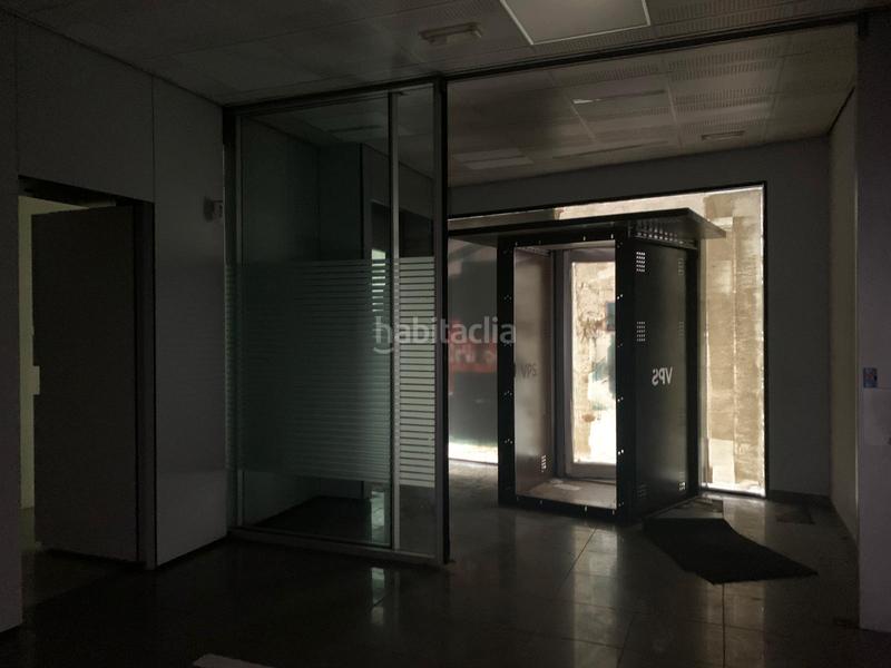 Foto 7bc5e586-1a17-4dae-a9c8-e4051f2bae2a. Lloguer local comercial a rúa real 152 a Centro Ferrol