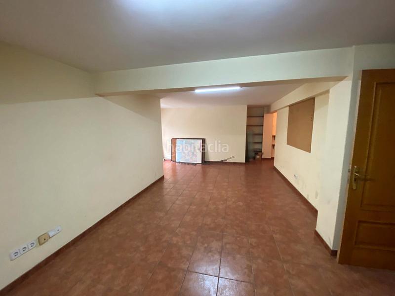 Foto 73646ff2-ed57-40c1-b97e-6055d25ae93c. Alquiler local comercial en O Castro Vigo