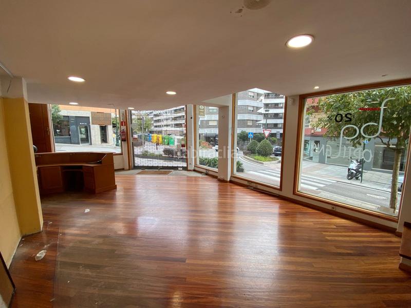 Foto 3c7faeed-5468-49e9-b1ef-38d0b3544611. Lloguer local comercial a O Castro Vigo