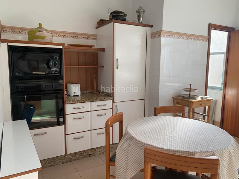 Foto 60d255eb-0534-4ec2-8df2-c385c8097a4e. Rent flat with heating in Esteiro Ferrol