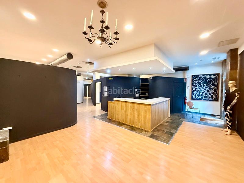 Foto 5c69df16-df6f-4620-9c5e-ada54119b728. Alquiler local comercial en avenida das camelias 108 local en alquiler en calle camelias - oportunidad única en Vigo