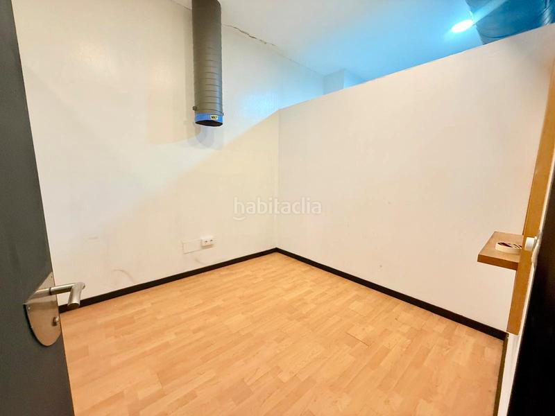 Foto cd7b2505-35f7-4218-8f72-40542e652957. Alquiler local comercial en avenida das camelias 108 local en alquiler en calle camelias - oportunidad única en Vigo