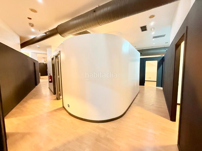 Foto 87b62f82-b1e9-498f-9d37-b5c6ebfb63e2. Rent business premise in avenida das camelias 108 in Vigo