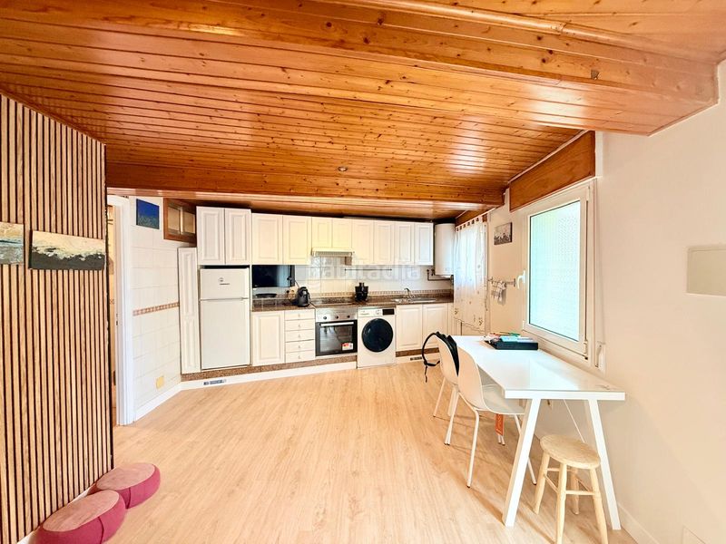 Foto 3c7941f4-7698-4f5d-be5d-93d31ce12eec. Planta baixa amb calefacció a Lavadores Vigo