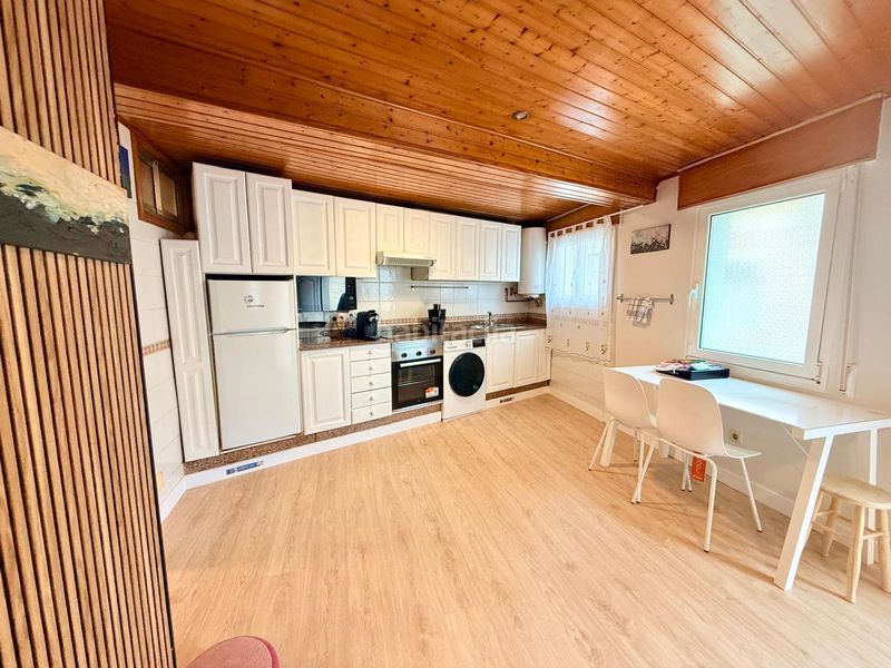 Foto 843f31cf-7fbd-484e-8406-466297748a57. Planta baixa amb calefacció a Lavadores Vigo