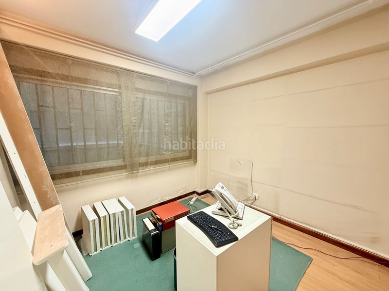 Foto 7a9773f6-824a-4f81-87ab-a8315c959635. Pis a Plaza España - Corte Inglés Vigo