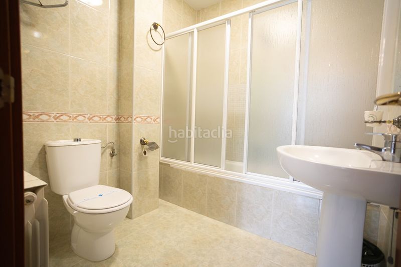 Foto a295c517-656c-4893-bd48-3455ae728a28. Edificio in Estrada (A)