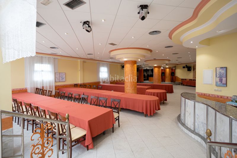 Foto ba977236-7d15-453f-a46b-472adefee110. Edificio in Estrada (A)