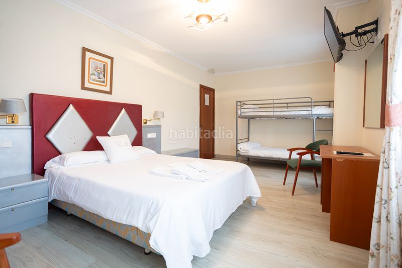 Foto e3e2c347-b672-4b3d-8558-1ff52a10bc9b. Edificio in Estrada (A)