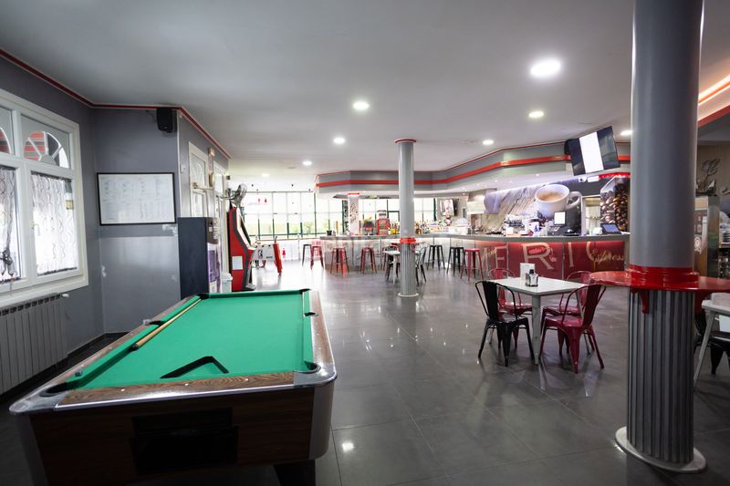Foto f19df7d4-c700-473a-8152-39434dac8454. Edificio in Estrada (A)