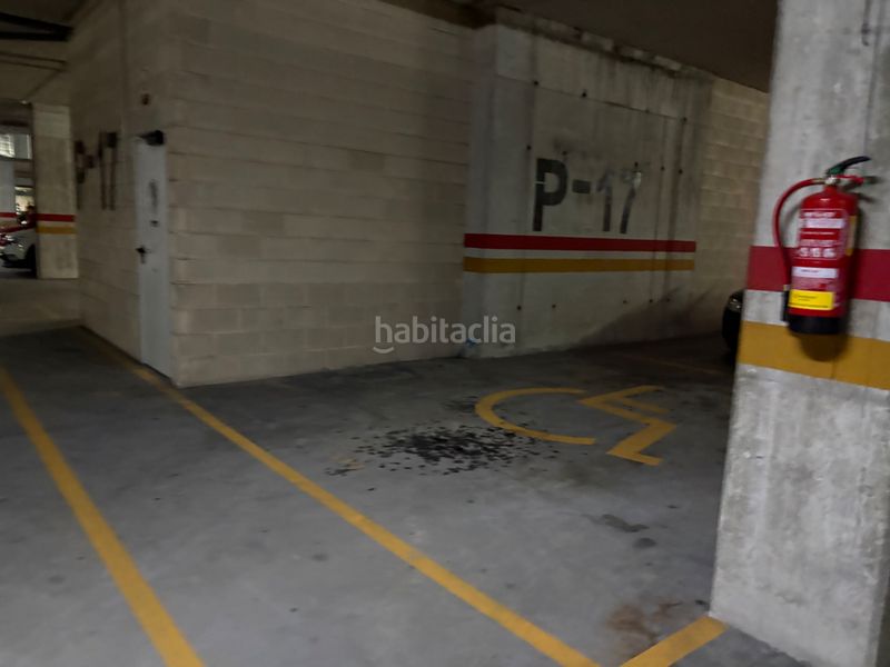 Foto 0cc73eb6-dea4-4f8f-af7a-7a867e4b4b65. Aparcament cotxe a Alto del Castaño Narón