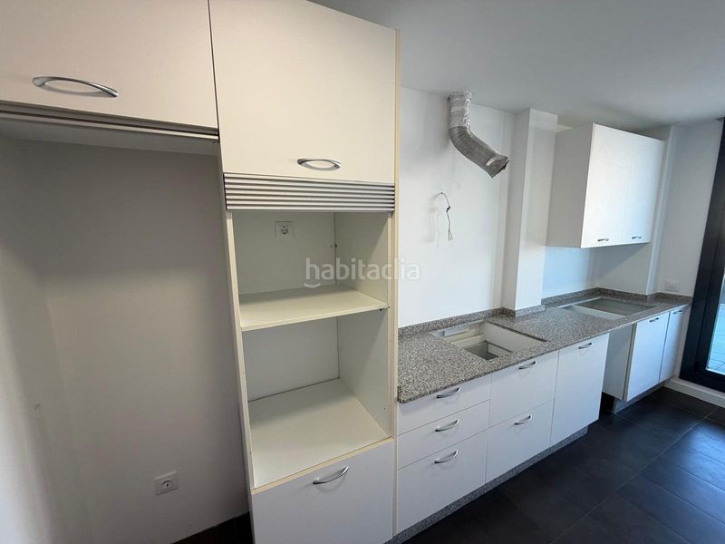 Foto d3cc968c-f8a9-46f1-b2bd-3767081a53bd. Pis amb aparcament a Baiona