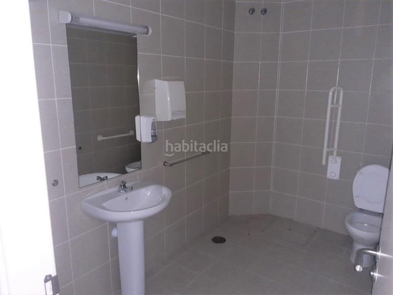 Foto 7f1a20ca-0d41-461f-acda-a91efff914f5. Local comercial amb calefacció a Bueu