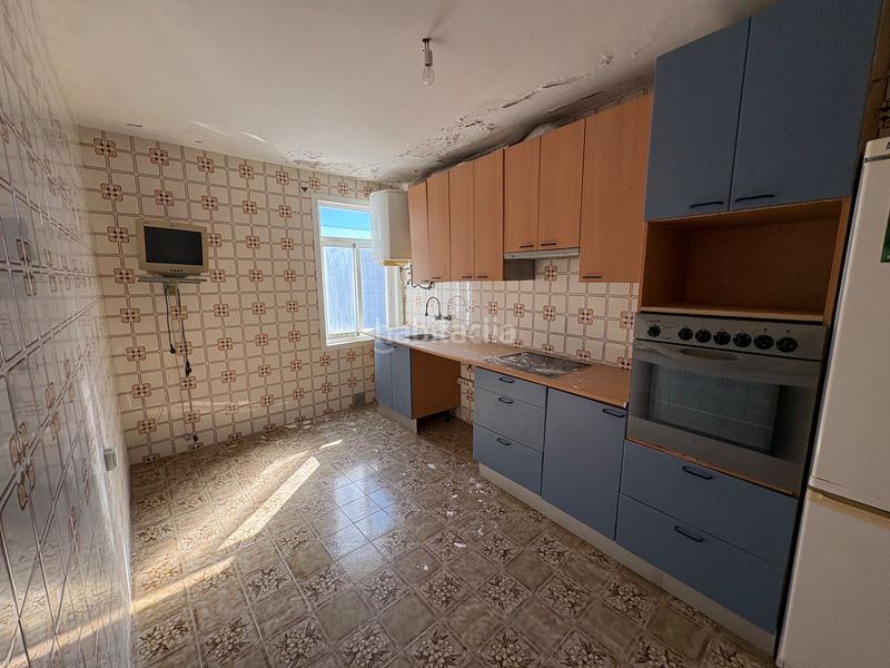Foto 2f5b3385-4bed-4616-977c-7c9030562737. Piso en avenida das pías 21 en Fene