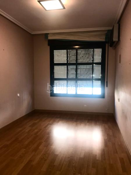 Foto 3c3f70b8-f851-443a-a8d3-b8315b706fb8. Maison jumelée dans calle coria 19 dans Centro Ciudad Plasencia