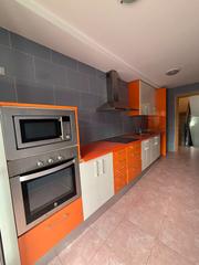 Maison jumele en Plaza v centenario 25. Unifamiliar adosado, malpartida de plasencia.