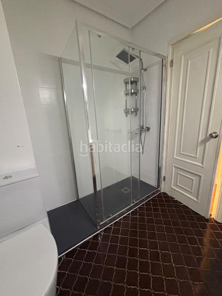Foto f350565d-8f1a-479c-b1f0-db5f17506382. Alquiler piso en avenida la salle 35 piso para estudiantes junto a la universidad en Plasencia