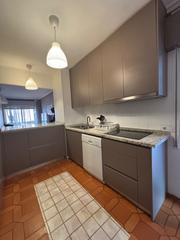 Rent Flat in Avenida la salle 35. Piso para estudiantes junto a la universidad