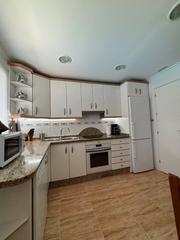 Appartement à Avenida salamanca 30. Piso de cuatro habitaciones, avd de salamanca.