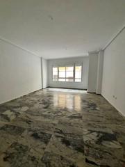 Miete Etagenwohnung in Calle santiago ramon y cajal 10. Piso pegado a la avd de la salle